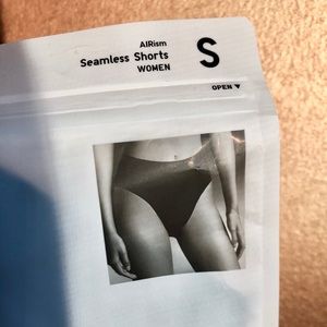 Uniqlo x Alexander Wang AIRism Seamless Thong